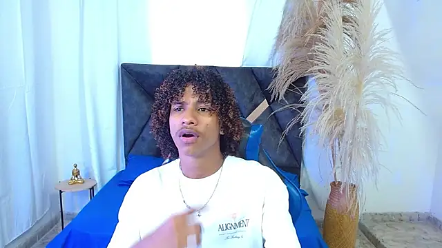 angelll18  online show from March 2026 09:10:01 PM