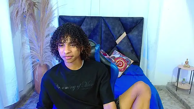 angelll18  online show from June 2026 09:19:01 PM