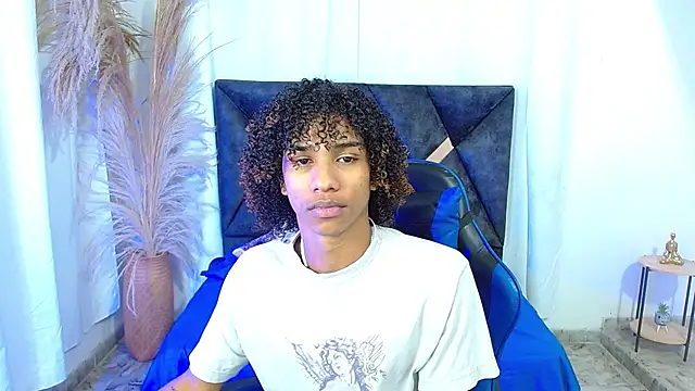 angelll18  online show from June 2026 08:31:02 PM