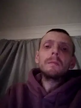 CrookedBunk3527 online show from December 2025 06:25:02 PM