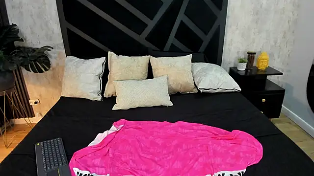 Snapshot of Alanis_Garnier_ chatting on July 2026 12:58:01 PM Alanis Garnier online show from July 2026 12:58:01 PM