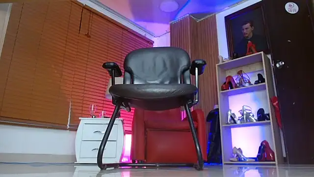 paola xm online show from March 2026 10:26:01 AM