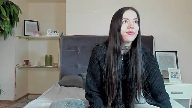 AdrianaCult online show from February 2026 06:10:02 AM