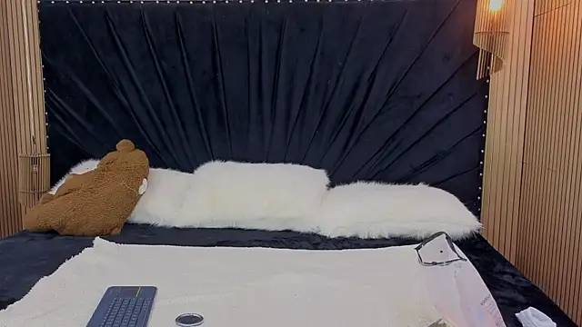 Megan-Horney- online show from April 2026 01:25:02 PM