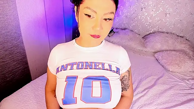 AntonellaFerrerr 1 online show from June 2026 02:27:01 AM