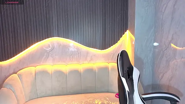 Tifany Tx online show from April 2026 12:41:01 PM