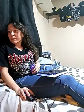 Snapshot of riquimona chatting on February 2026 11:47:02 PM riquimona online show from February 2026 11:47:02 PM