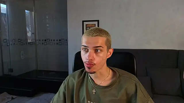 KaydenDrew online show from April 2026 04:46:01 AM