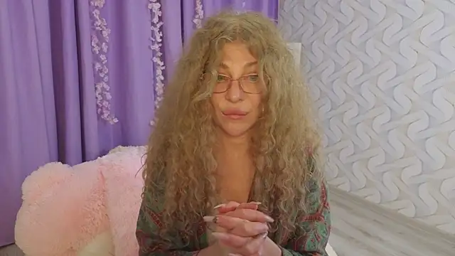 EvaTemptt online show from March 2026 04:42:01 PM