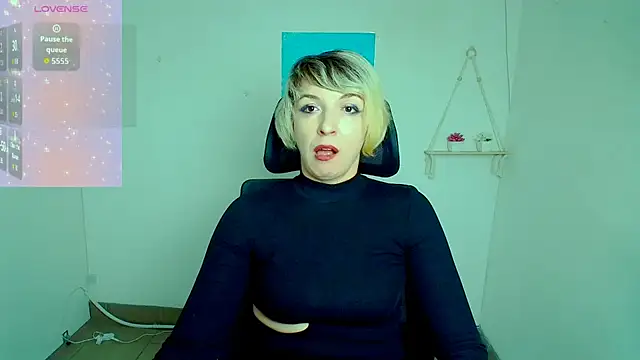 Lana Foxyy online show from March 2026 01:07:02 PM