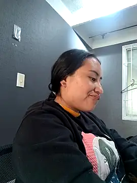 Venuz Rivers  online show from December 2025 03:39:01 PM