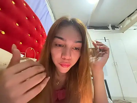 Snapshot of CelinaWintour chatting on May 2026 01:28:01 PM CelinaWintour online show from May 2026 01:28:01 PM