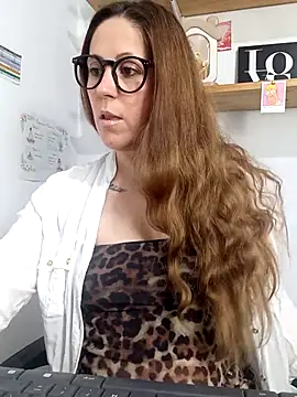 Snapshot of SofiEsteves chatting on April 2026 02:25:01 PM SofiEsteves online show from April 2026 02:25:01 PM