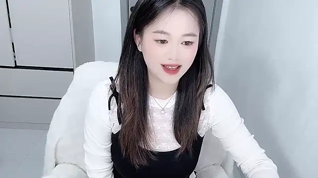 Amireux-8 online show from February 2026 12:09:01 PM