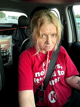 Snapshot of lindzybella chatting on September 2025 11:48:01 AM lindzybella online show from September 2025 11:48:01 AM