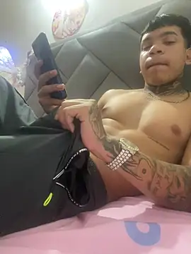 Snapshot of Niaquint chatting on February 2026 02:48:01 AM Niaquint online show from February 2026 02:48:01 AM