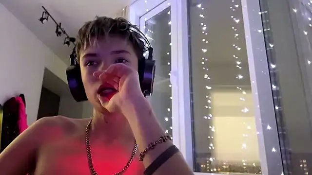 MilesSwanson online show from December 2025 07:54:02 PM