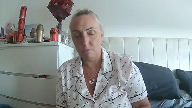 theblondecocklover online show from April 2026 05:28:01 PM