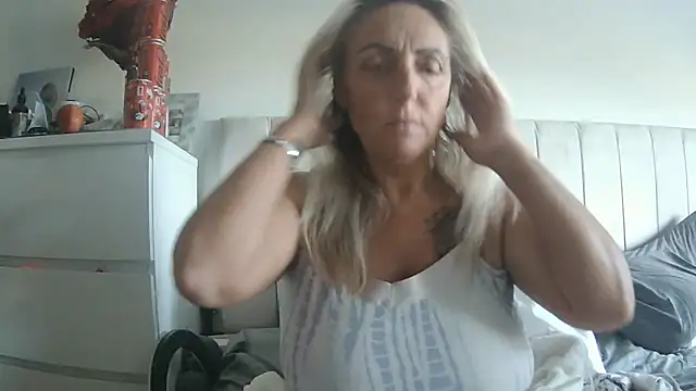 theblondecocklover online show from June 2026 04:56:01 AM