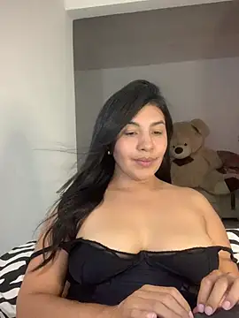 Snapshot of sarah_benz_ chatting on May 2026 10:48:01 PM sarah benz online show from May 2026 10:48:01 PM