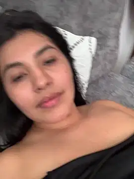 Snapshot of sarah_benz_ chatting on May 2026 06:57:02 PM sarah benz online show from May 2026 06:57:02 PM