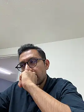 AdrianGarcia89 online show from April 2026 02:00:01 AM