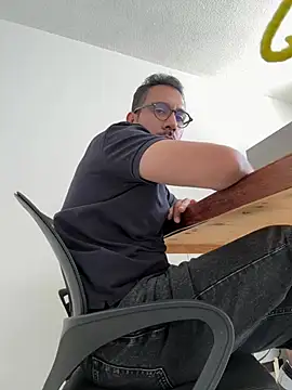 AdrianGarcia89 online show from May 2026 07:00:02 PM