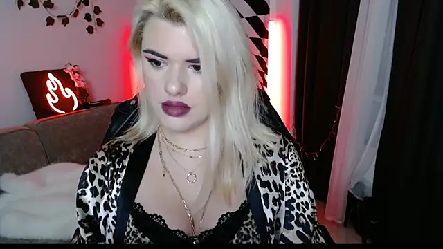 Snapshot of Ariana_Saint chatting on March 2026 08:57:01 PM Ariana Saint online show from March 2026 08:57:01 PM