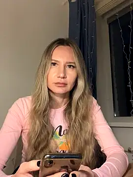 1Moonlight1 online show from December 2025 05:42:01 PM