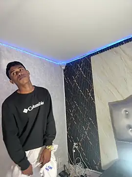 Yoim Williams online show from December 2025 04:32:01 AM