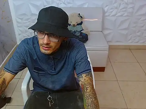 Boy tatto77 online show from March 2026 01:05:01 PM