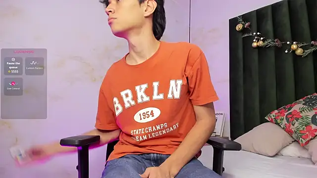 Aron valverde online show from December 2025 02:28:02 AM