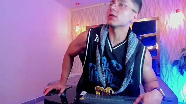 Noah Clarkk online show from March 2026 05:31:02 PM