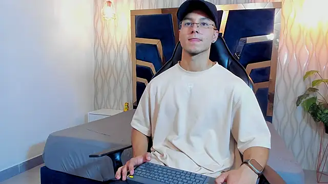 Noah Clarkk online show from March 2026 05:30:01 PM