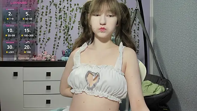 Yoonhee ki online show from June 2026 06:33:02 PM