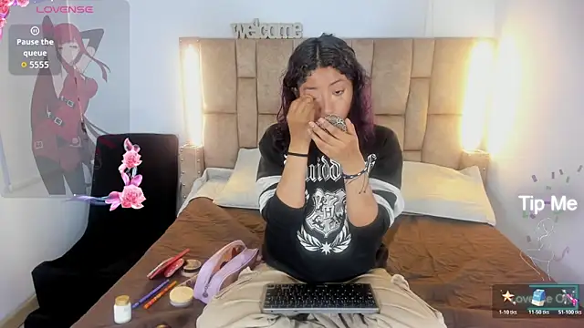 Mia Cavalli online show from March 2026 12:01:02 PM