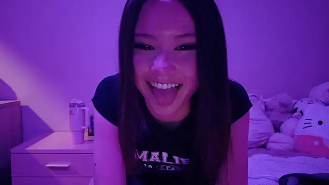 luvvivii online show from January 2026 06:17:01 AM