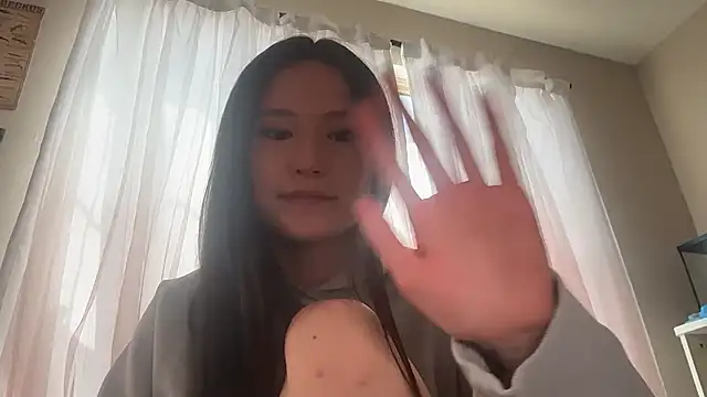 luvvivii online show from April 2026 12:50:02 AM