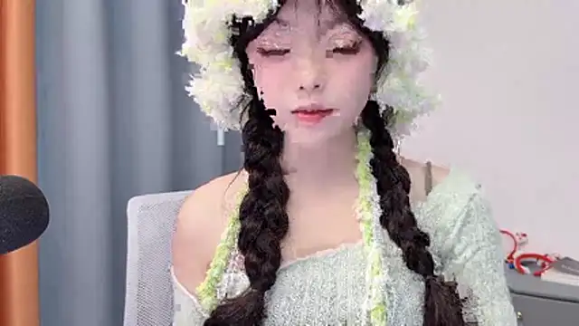 smalldaisy online show from March 2026 02:04:01 AM