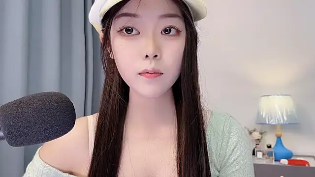 smalldaisy online show from April 2026 04:40:01 AM