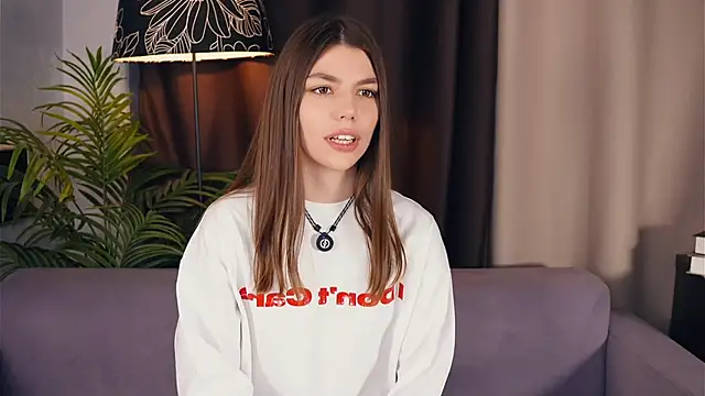 NeidaGowing online show from December 2025 08:54:01 AM