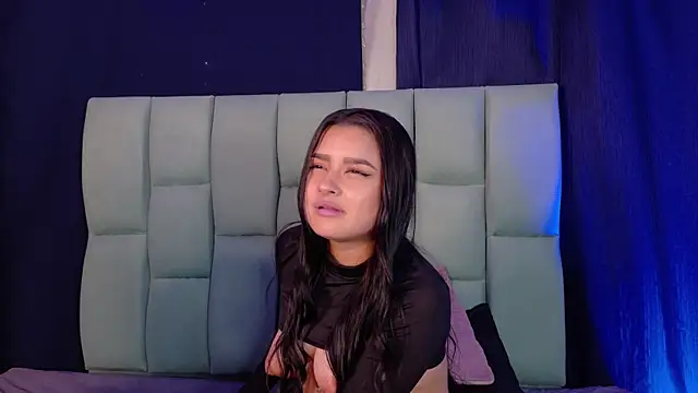 Emilyy05  online show from April 2026 02:51:02 AM