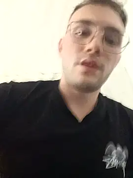 Snapshot of luke25bwc chatting on December 2025 12:40:02 AM luke25bwc online show from December 2025 12:40:02 AM