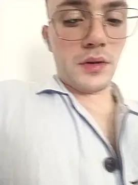 Snapshot of luke25bwc chatting on December 2025 05:49:01 AM luke25bwc online show from December 2025 05:49:01 AM