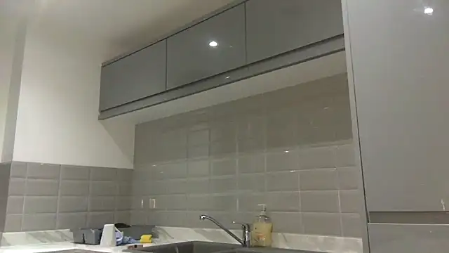 SnowBunnie97 online show from December 2025 10:39:02 PM