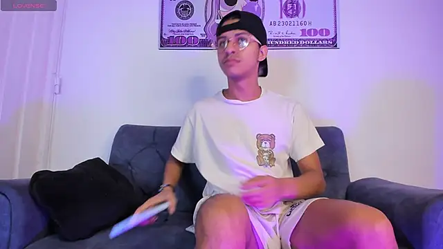 Victor LatinBoy online show from April 2026 11:38:01 AM