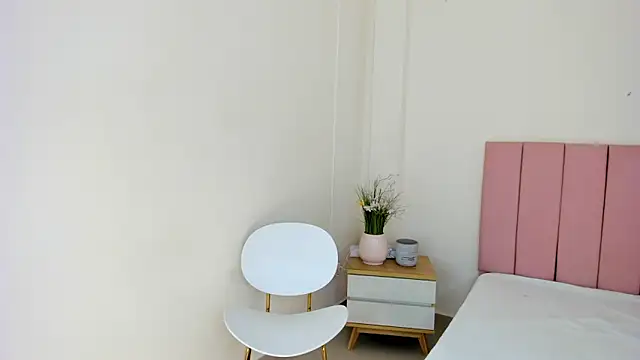 Luz noxentia online show from May 2026 08:27:02 PM