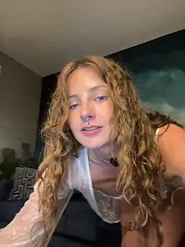Snapshot of miamiamuse chatting on June 2026 08:21:02 PM miamiamuse online show from June 2026 08:21:02 PM