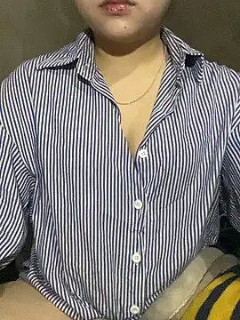 lili-roze online show from February 2026 12:53:02 PM