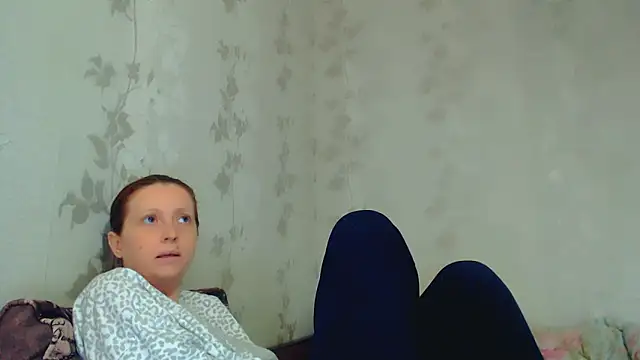 Snapshot of CrystallAngel chatting on March 2026 12:50:02 PM CrystallAngel online show from March 2026 12:50:02 PM